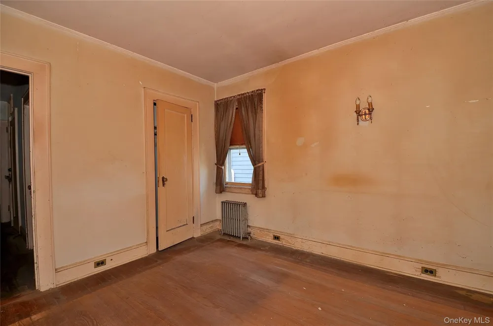 2586 Riverside Drive Wantagh, NY 11793