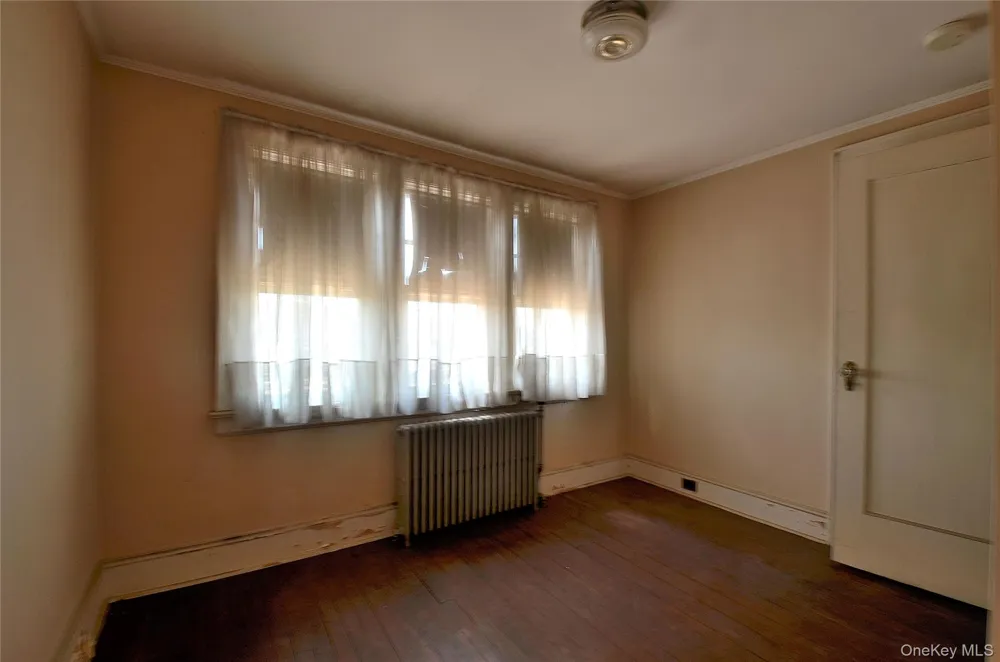 2586 Riverside Drive Wantagh, NY 11793