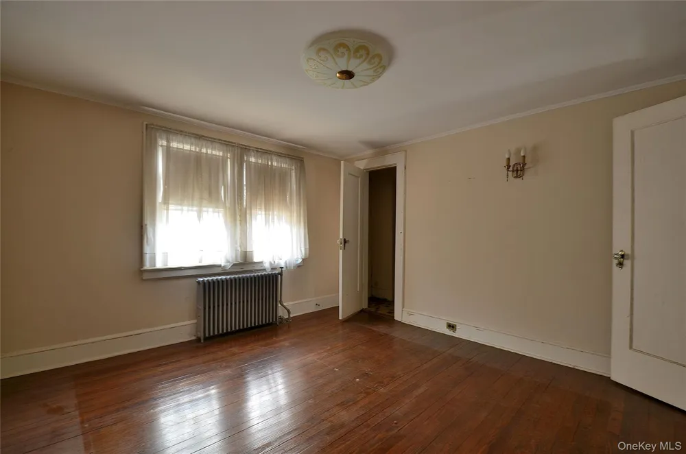 2586 Riverside Drive Wantagh, NY 11793