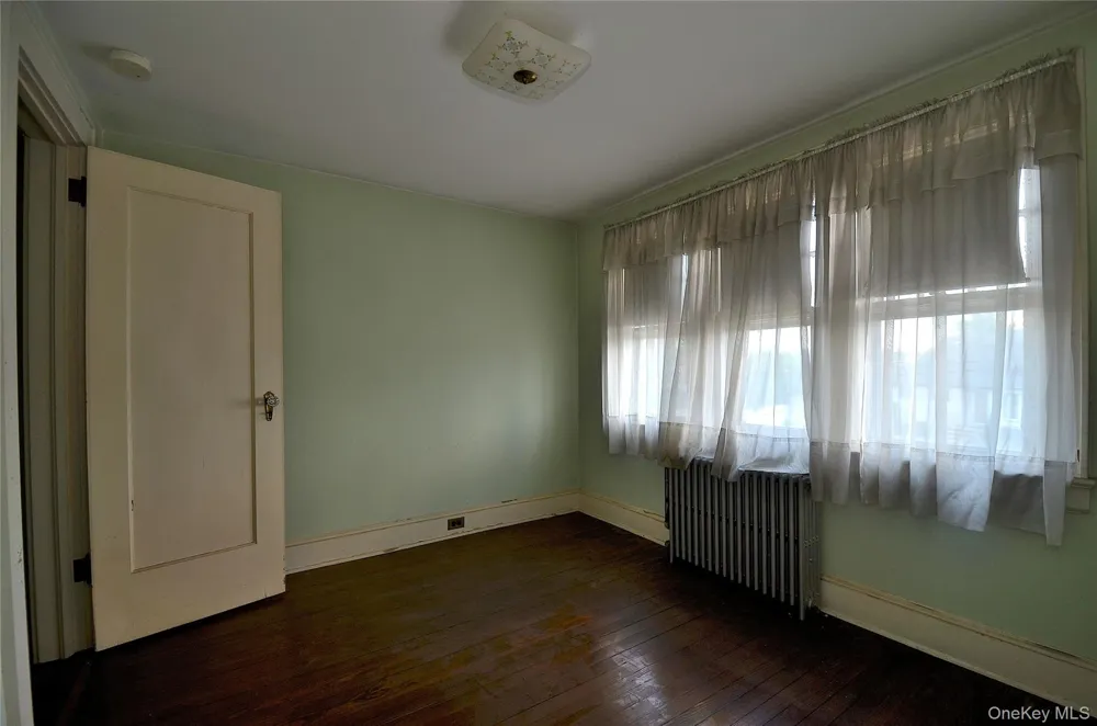 2586 Riverside Drive Wantagh, NY 11793