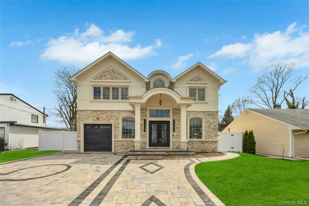 157 4th Street Hicksville, NY 11801