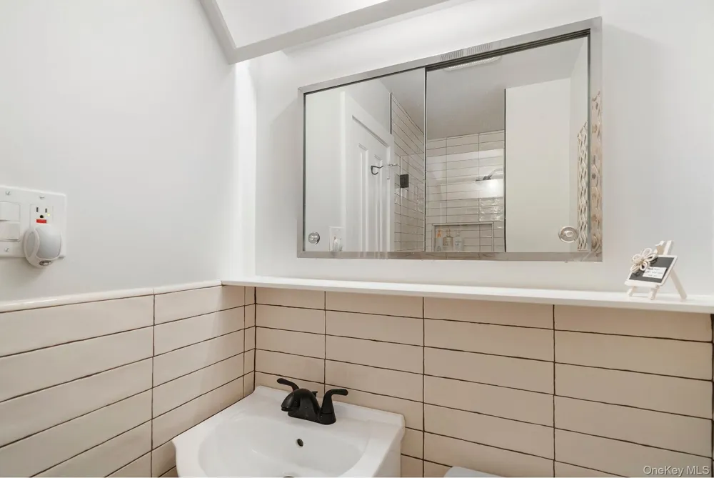 123 Windward East Hampton, NY 11937