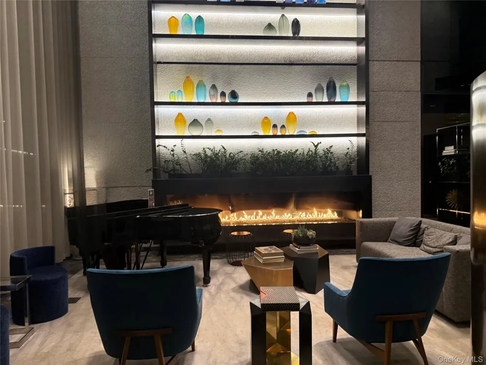 252 South Street #33N New York (Manhattan), NY 10002