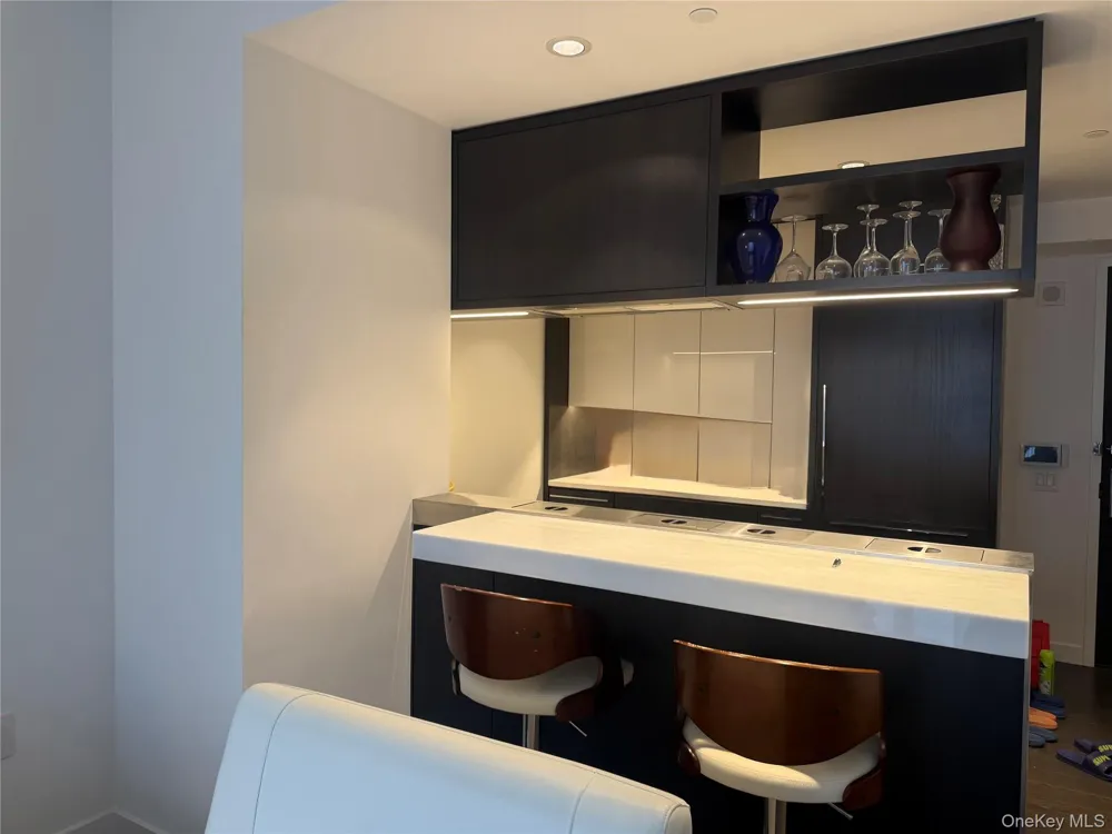 252 South Street #33N New York (Manhattan), NY 10002