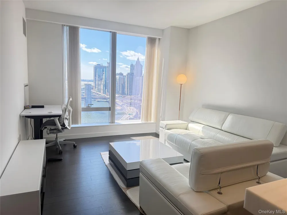 252 South Street #33N New York (Manhattan), NY 10002