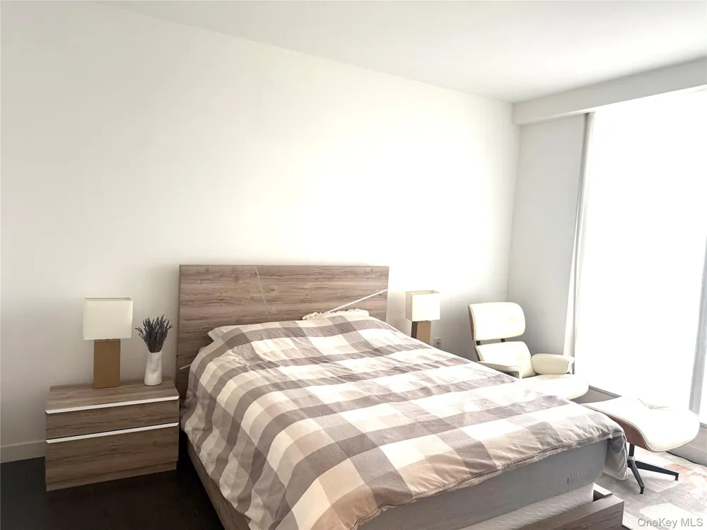 252 South Street #33N New York (Manhattan), NY 10002