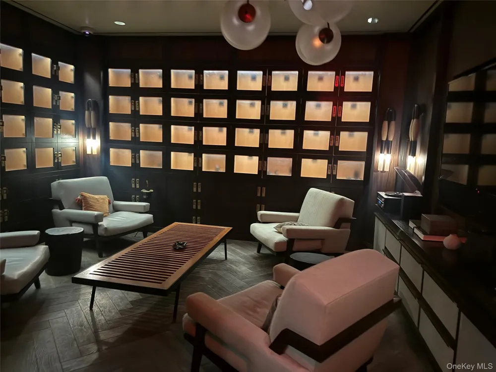 252 South Street #33N New York (Manhattan), NY 10002