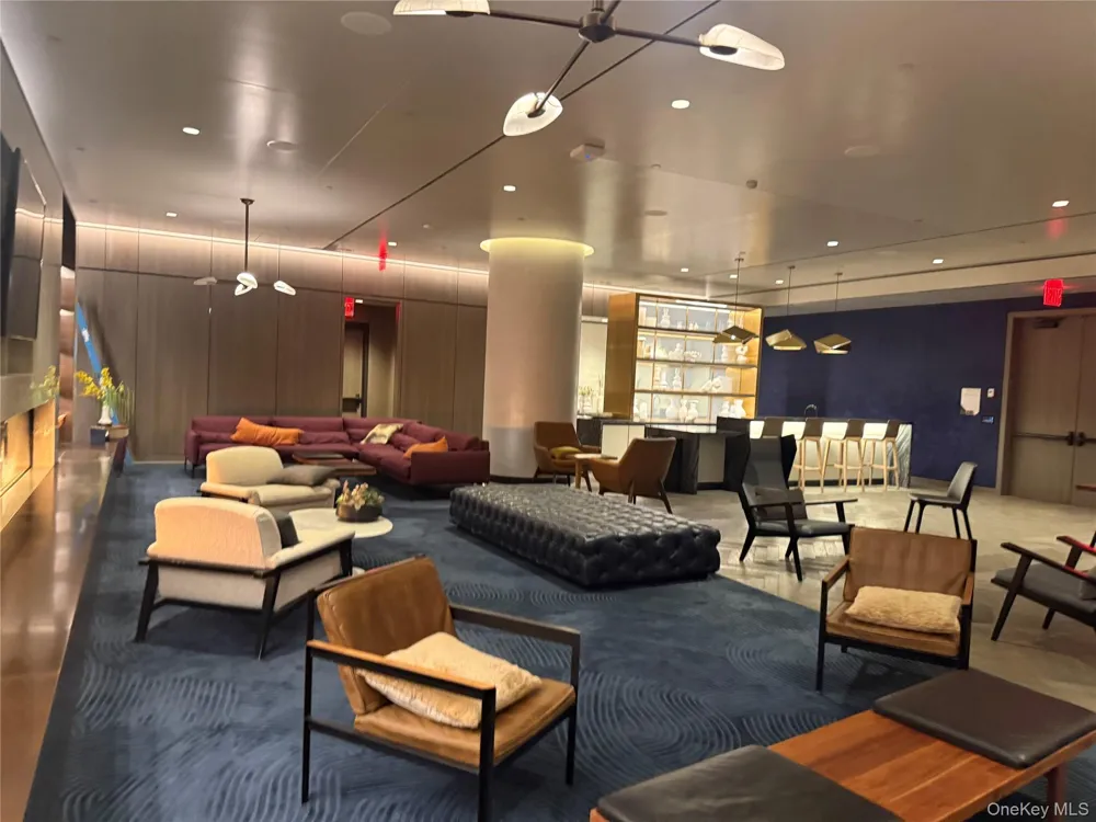 252 South Street #33N New York (Manhattan), NY 10002