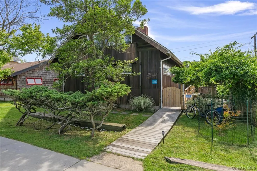 17 Bungalow Walk Ocean Beach, NY 11770