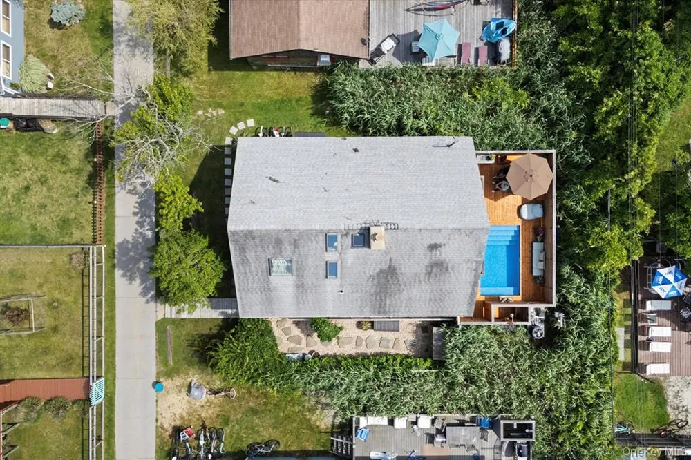 17 Bungalow Walk Ocean Beach, NY 11770