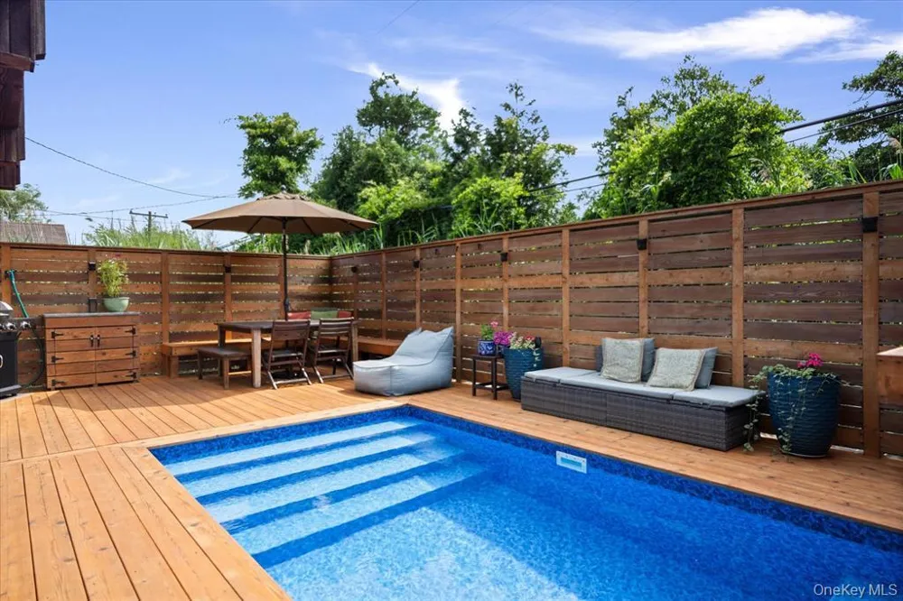 17 Bungalow Walk Ocean Beach, NY 11770