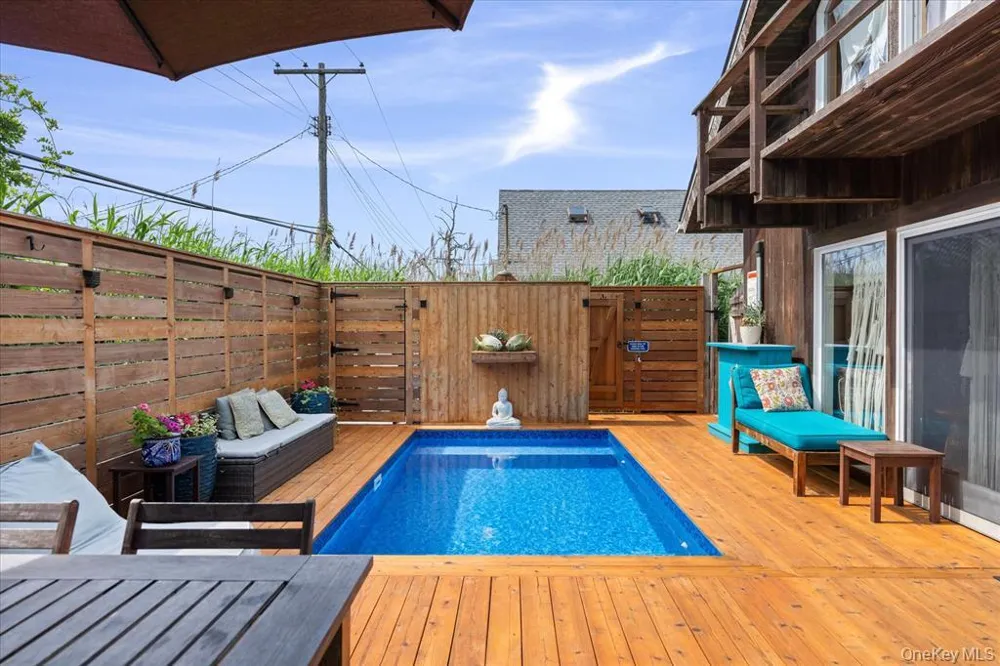 17 Bungalow Walk Ocean Beach, NY 11770