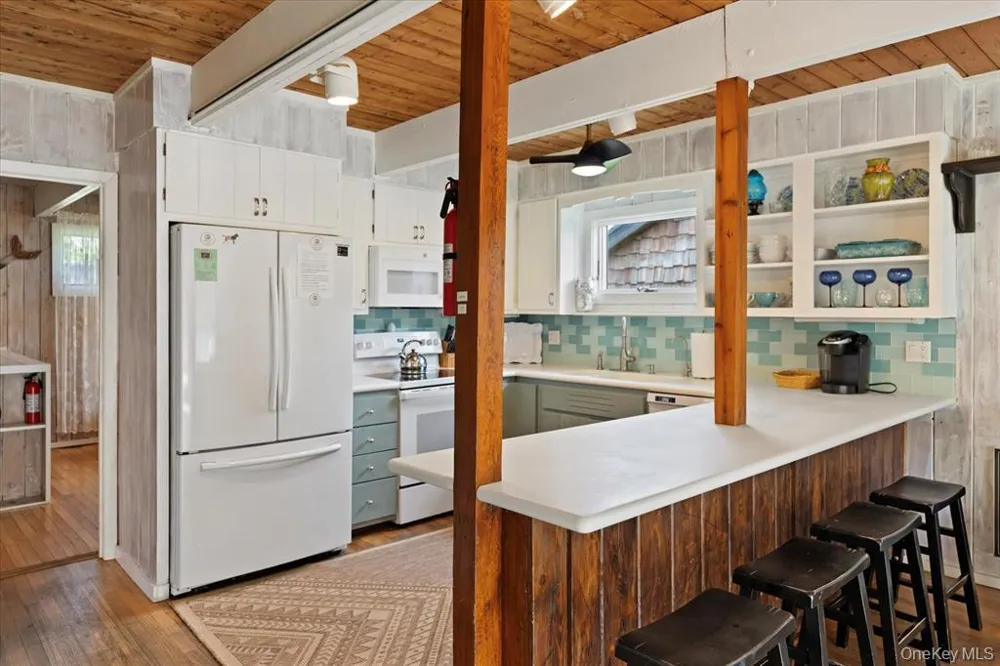 17 Bungalow Walk Ocean Beach, NY 11770