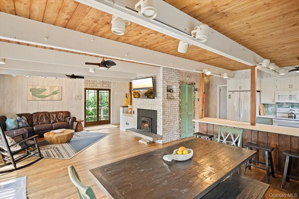 17 Bungalow Walk Ocean Beach, NY 11770