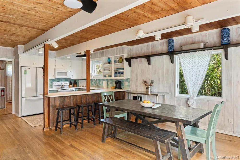 17 Bungalow Walk Ocean Beach, NY 11770