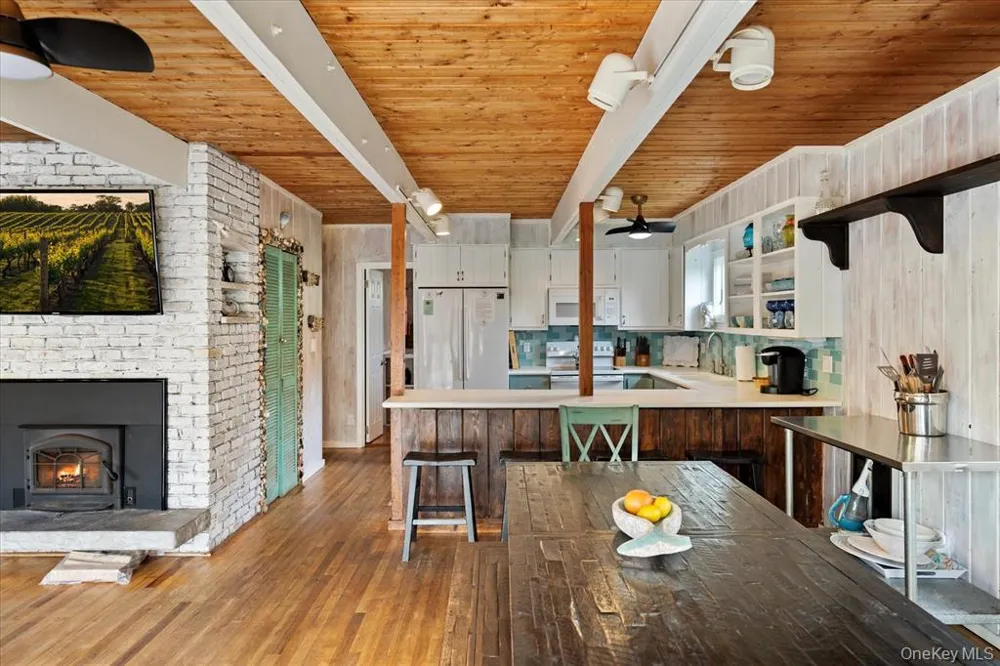 17 Bungalow Walk Ocean Beach, NY 11770