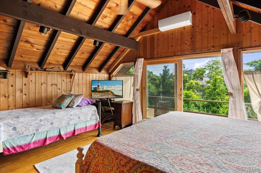 17 Bungalow Walk Ocean Beach, NY 11770