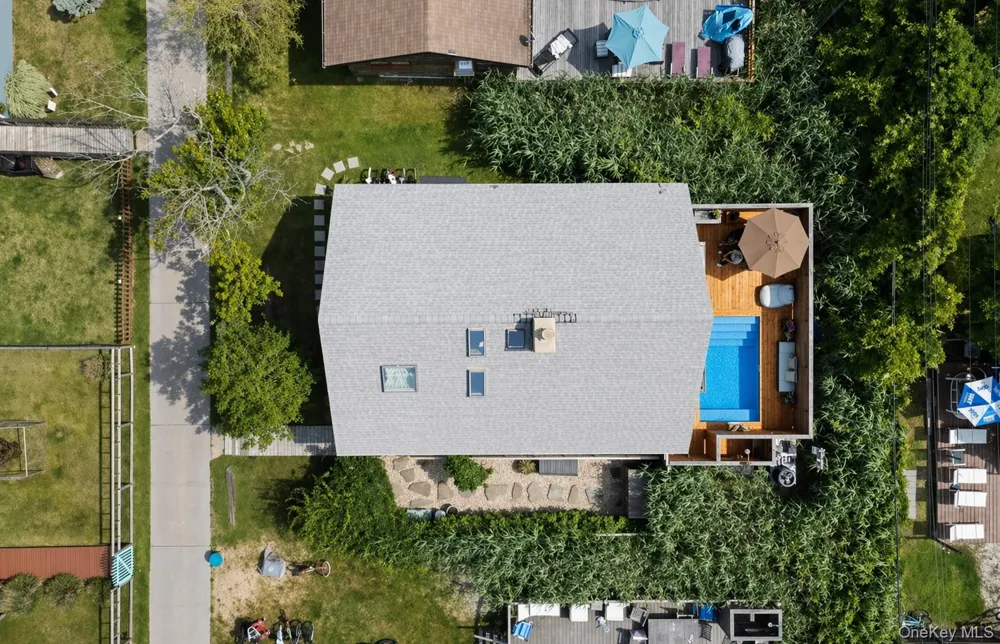 17 Bungalow Walk Ocean Beach, NY 11770