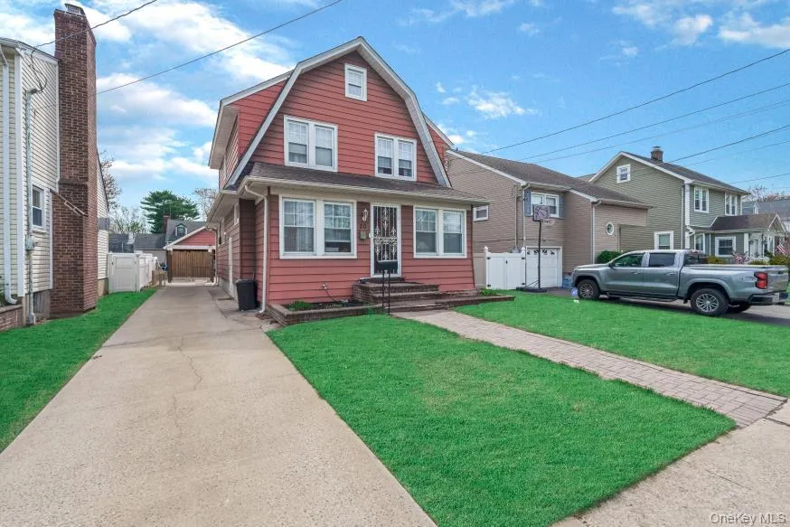 20 Nassau Boulevard Malverne, NY 11565