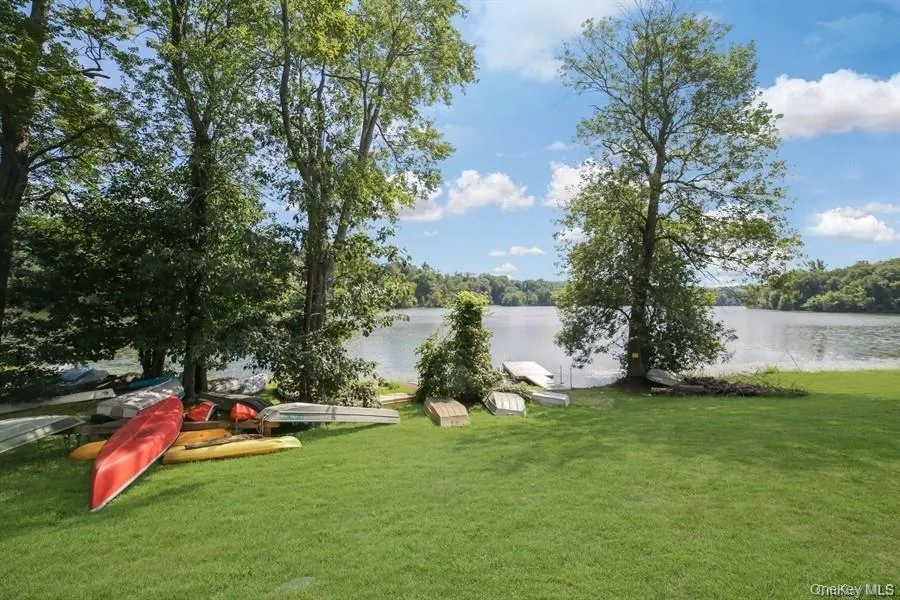 24 Leisure Way Mohegan Lake, NY 10547