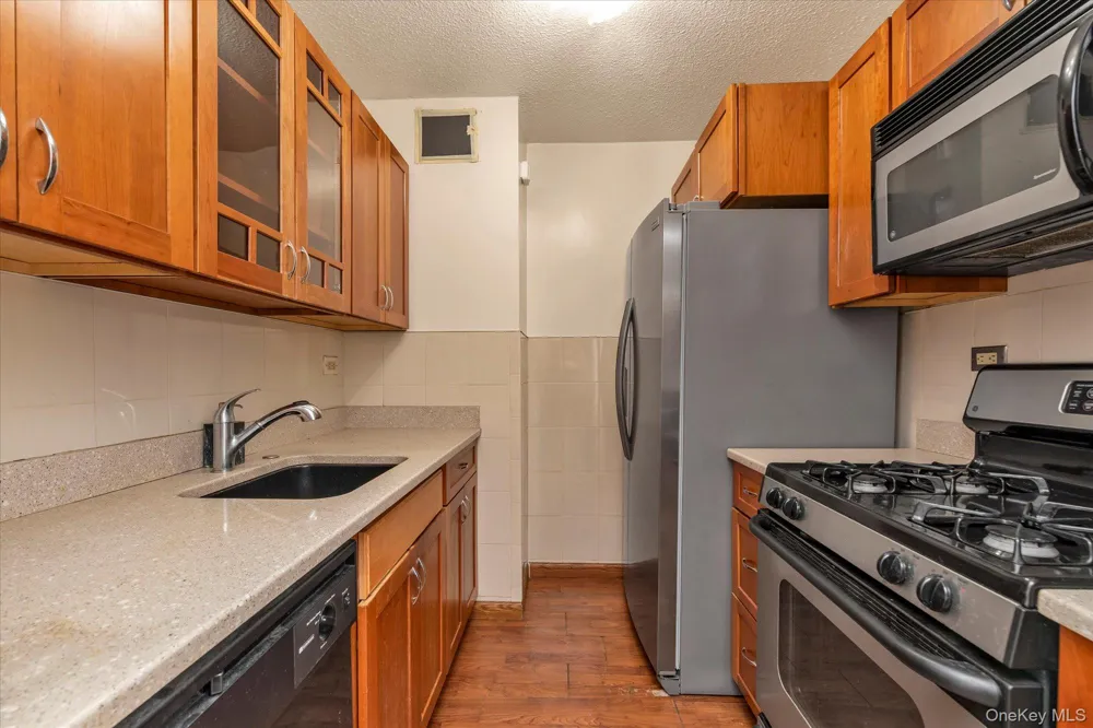 15038 Union Turnpike #2H Flushing, NY 11367