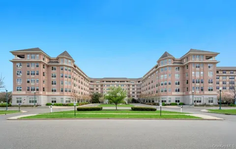 300 E Overlook #534