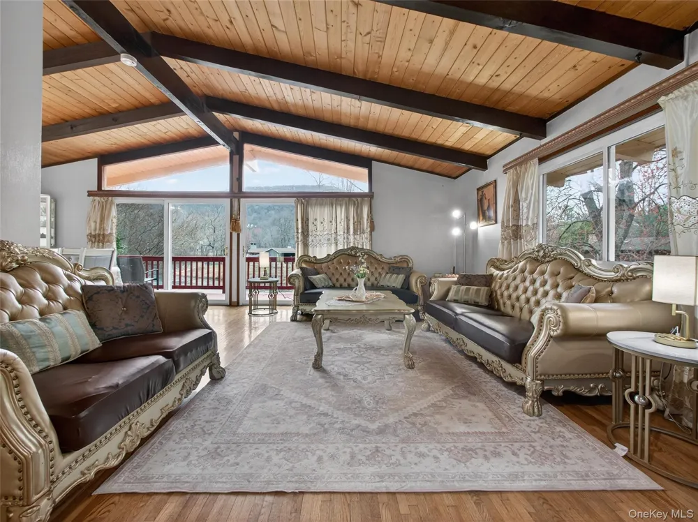 810 Haverstraw Road Suffern, NY 10901