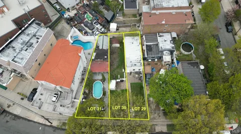 70-07, 70-11 Ditmars Boulevard