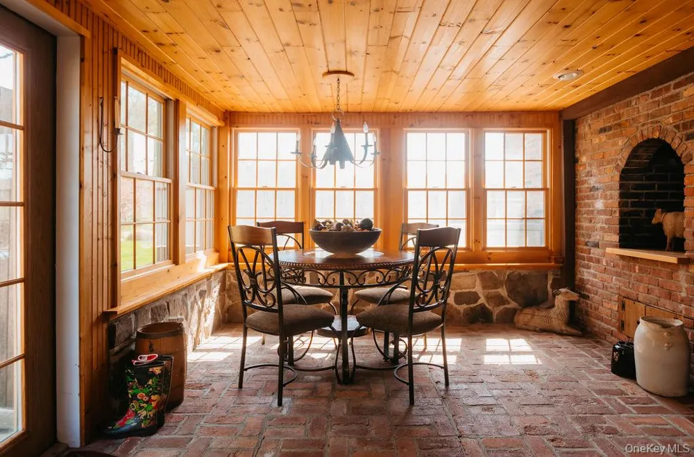 93 Horton Road Washingtonville, NY 10992