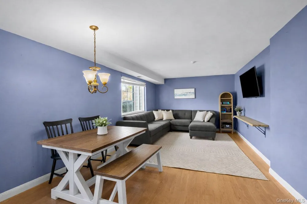 271 Lake Pointe Circle #271 Middle Island, NY 11953