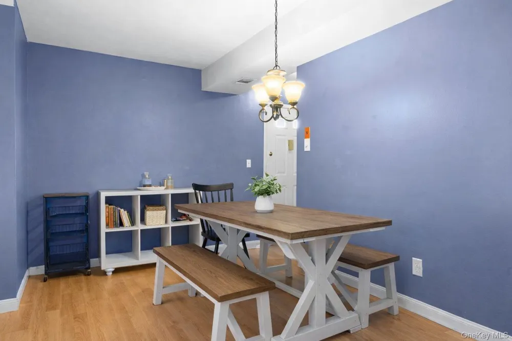 271 Lake Pointe Circle #271 Middle Island, NY 11953