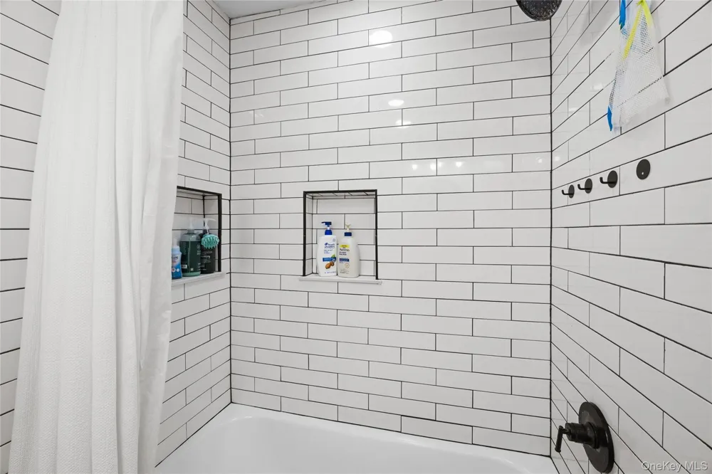 271 Lake Pointe Circle #271 Middle Island, NY 11953
