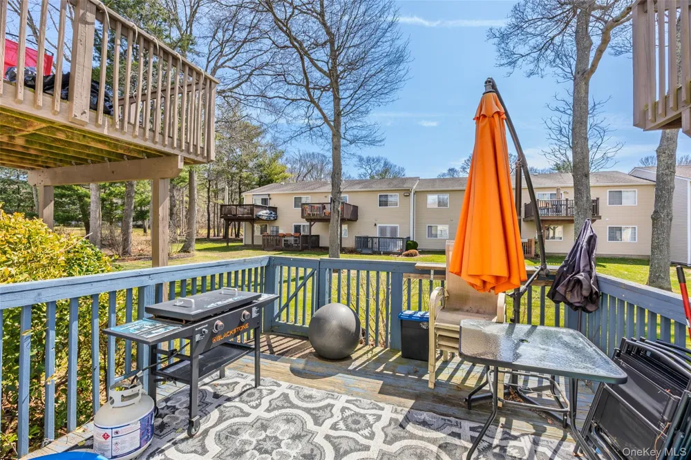 271 Lake Pointe Circle #271 Middle Island, NY 11953