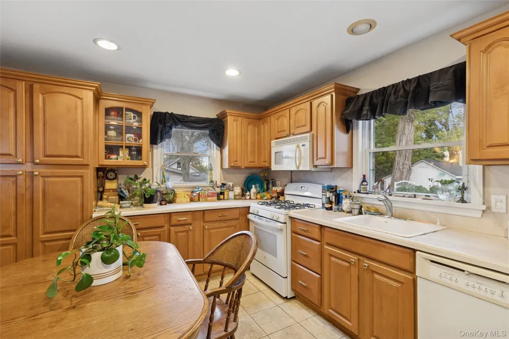 215 Hallock Landing Road Rocky Point, NY 11778