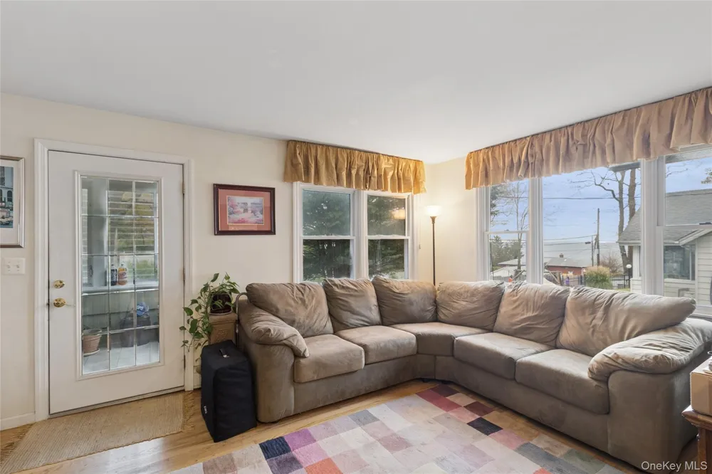 215 Hallock Landing Road Rocky Point, NY 11778