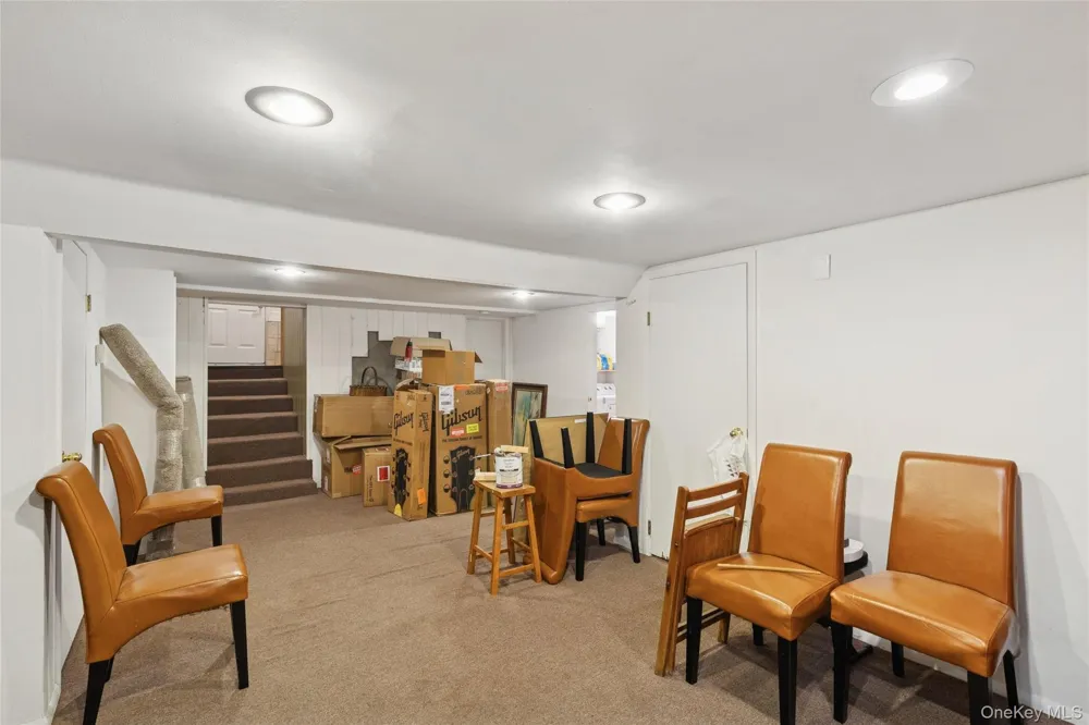 215 Hallock Landing Road Rocky Point, NY 11778