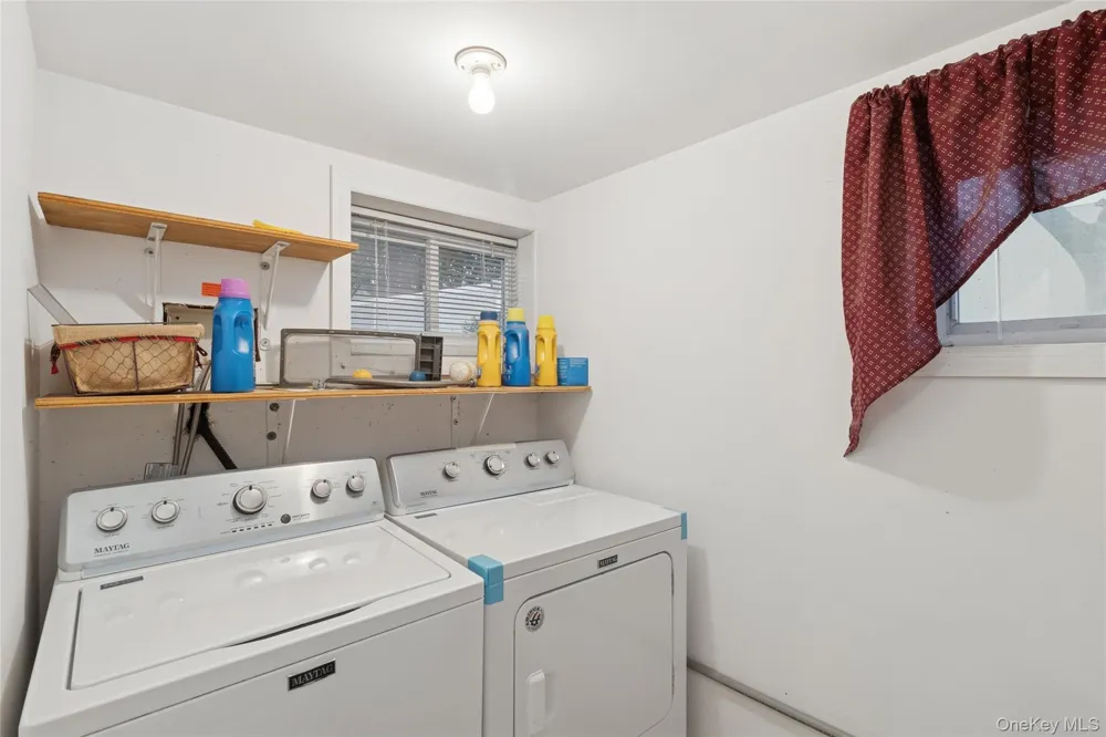 215 Hallock Landing Road Rocky Point, NY 11778