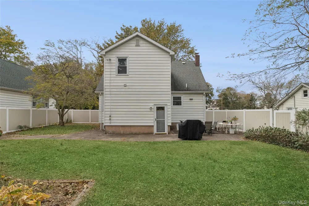 215 Hallock Landing Road Rocky Point, NY 11778