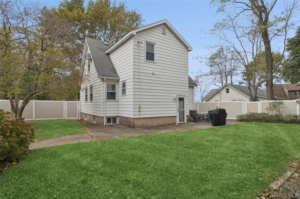 215 Hallock Landing Road Rocky Point, NY 11778
