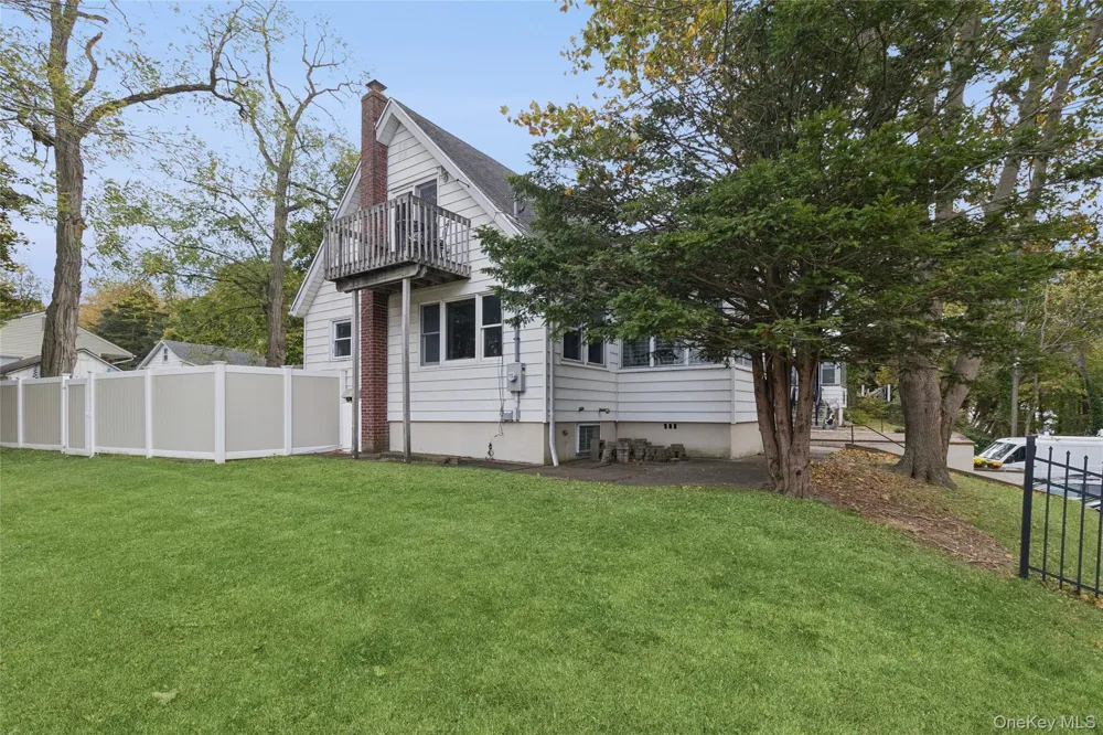 215 Hallock Landing Road Rocky Point, NY 11778