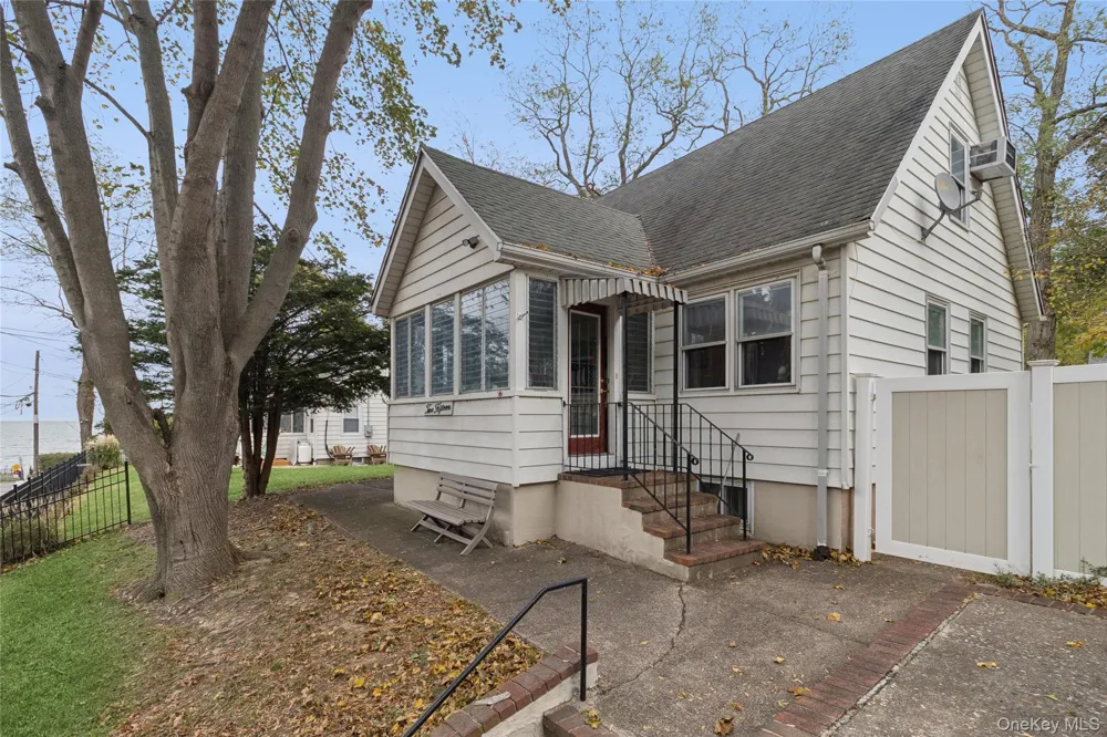215 Hallock Landing Road Rocky Point, NY 11778