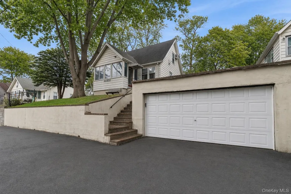 215 Hallock Landing Road Rocky Point, NY 11778