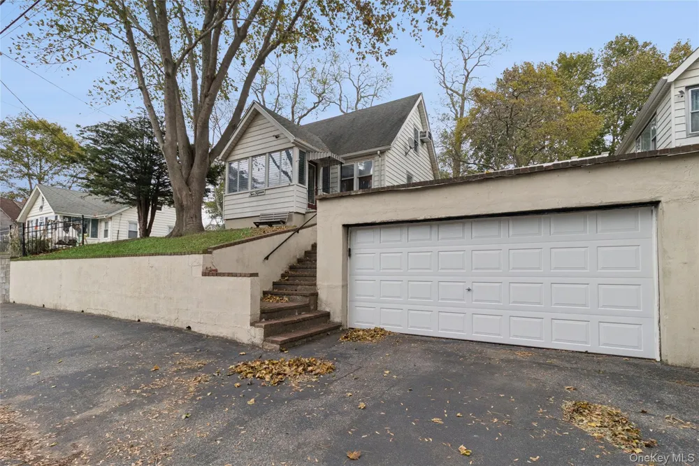 215 Hallock Landing Road Rocky Point, NY 11778