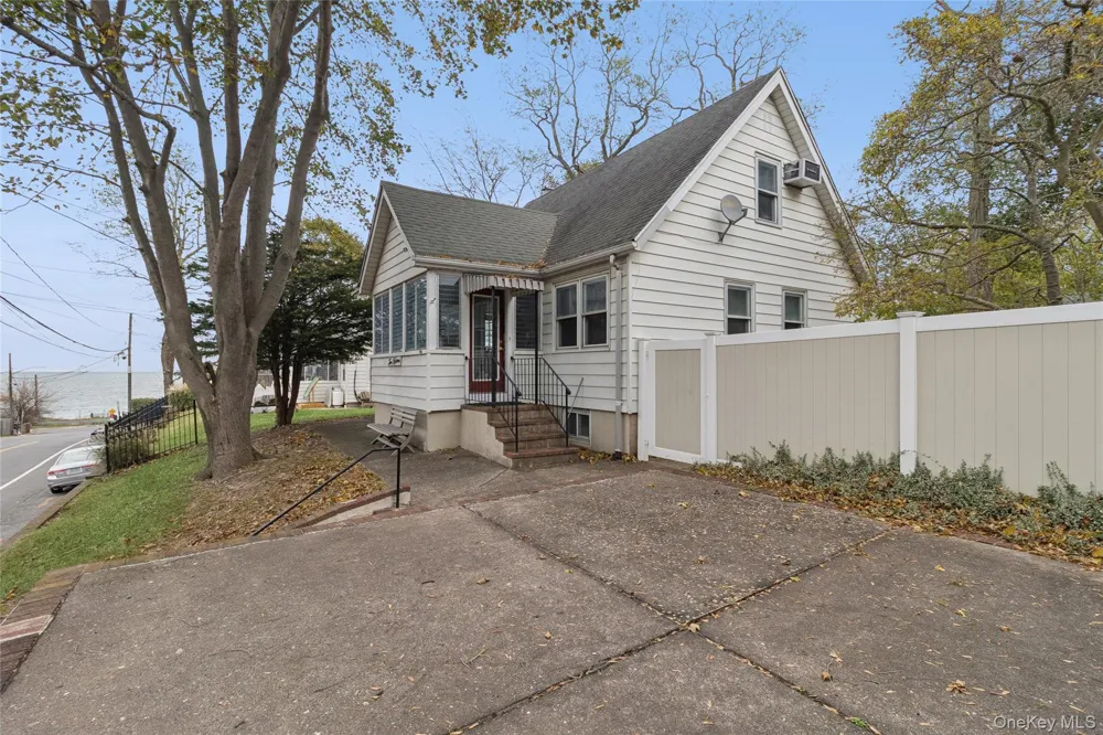 215 Hallock Landing Road Rocky Point, NY 11778