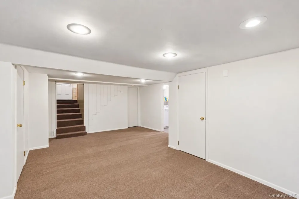 215 Hallock Landing Road Rocky Point, NY 11778