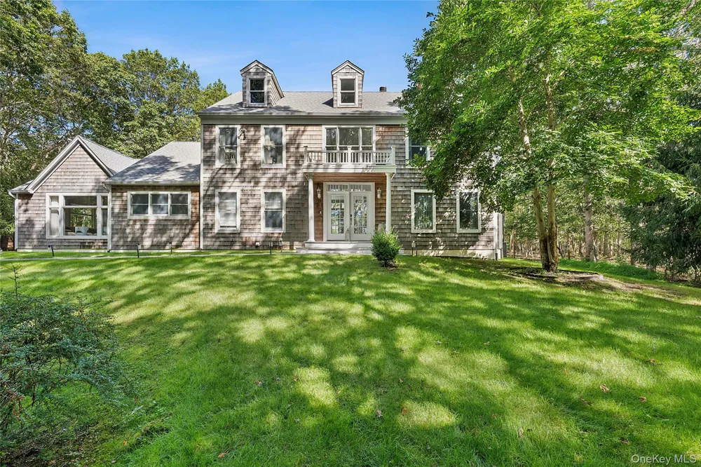532 Blank Lane Water Mill, NY 11976