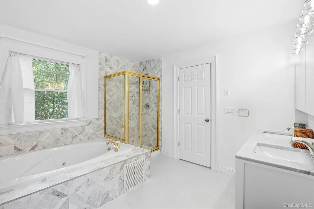 532 Blank Lane Water Mill, NY 11976