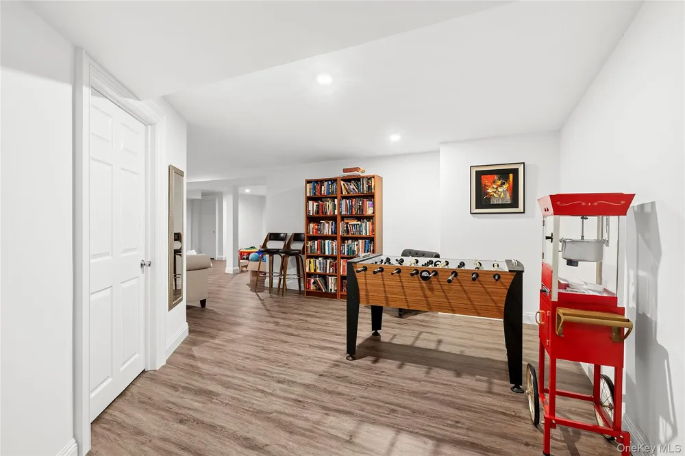 532 Blank Lane Water Mill, NY 11976