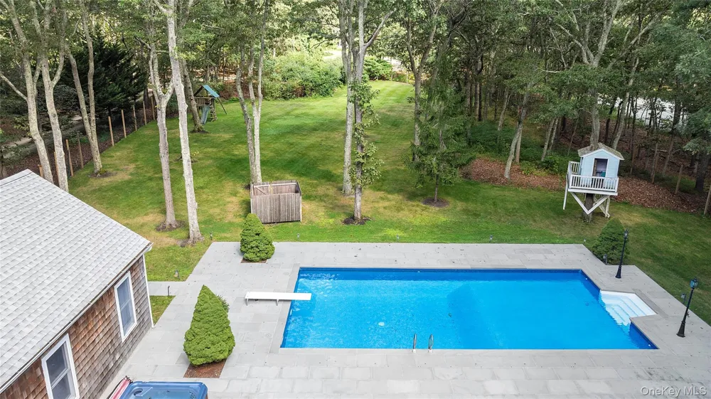532 Blank Lane Water Mill, NY 11976