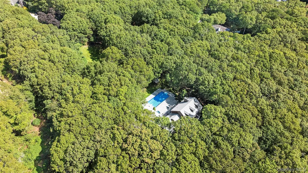 532 Blank Lane Water Mill, NY 11976